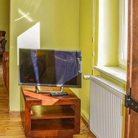 Dom W Sadzie * مورونغ