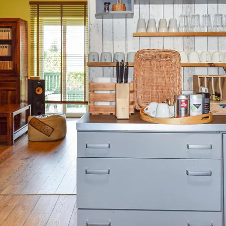 بيت للعطل Dom W Sadzie مورونغ