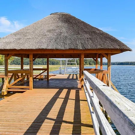 Dom W Sadzie مورونغ