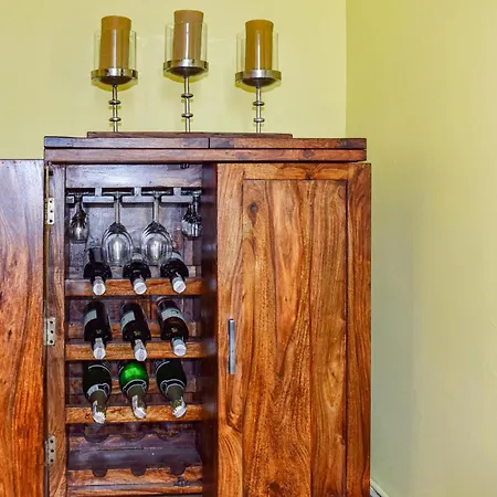 Dom W Sadzie * مورونغ